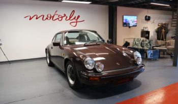 Porsche 911 Carrera 3.0 SC full