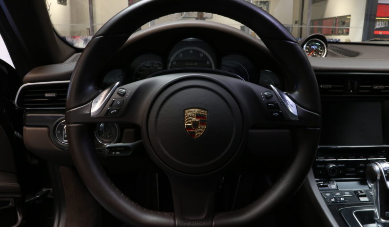Porsche 911 (991) Turbo S Cabriolet – 560 CH plein