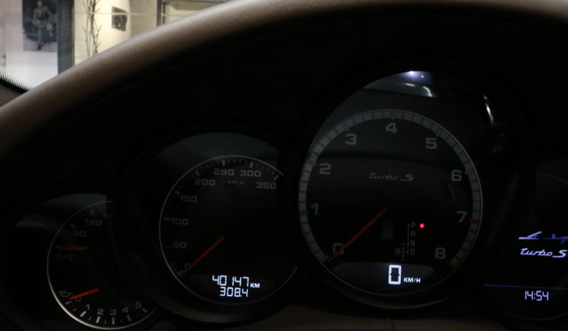 Porsche 911 (991) Turbo S Cabriolet – 560 CH plein