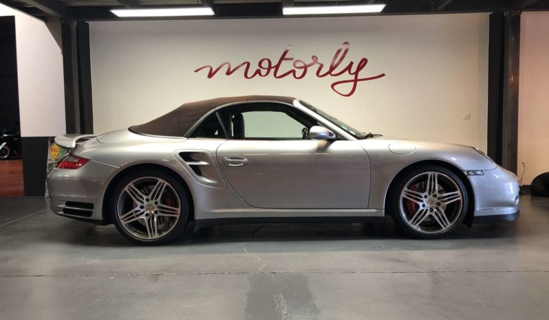 Porsche 911 (997) Turbo Cabriolet – 480 CH plein