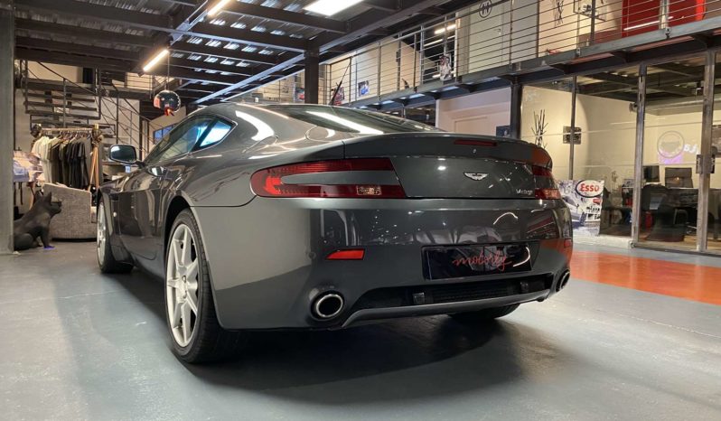 ASTON MARTIN V8 VANTAGE – 4.3 – BVM – 390 CH plein