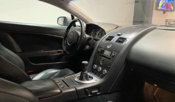 ASTON MARTIN V8 VANTAGE – 4.3 – BVM – 390 CH plein