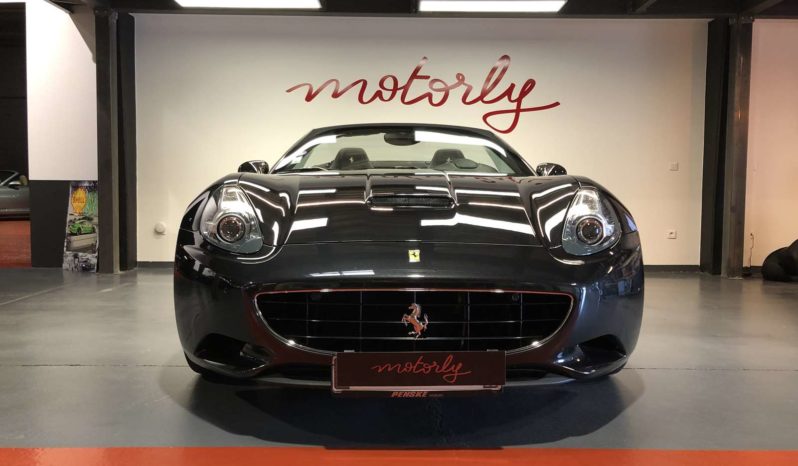 FERRARI CALIFORNIA V8 4.3 – 490 CH plein