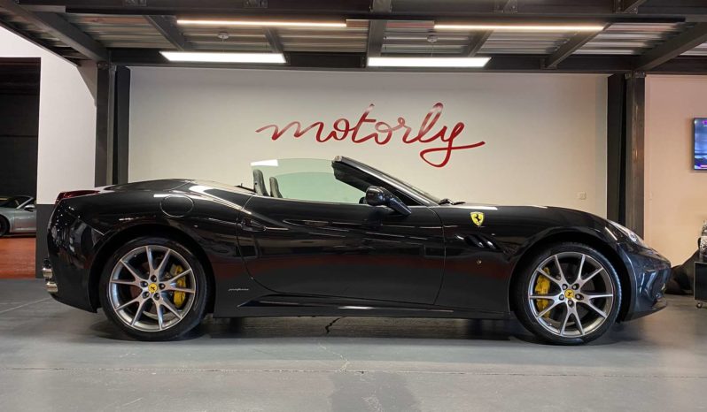 FERRARI CALIFORNIA V8 4.3 – 490 CH plein