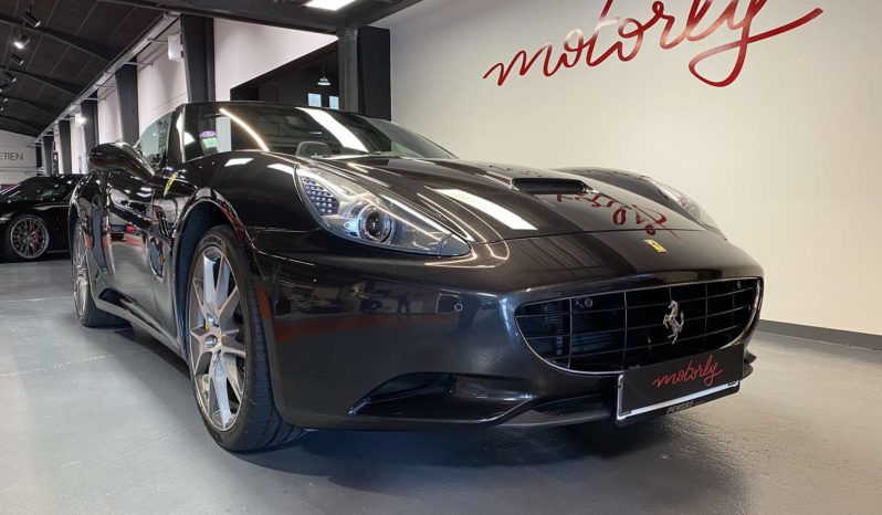 FERRARI CALIFORNIA V8 4.3 – 490 CH plein