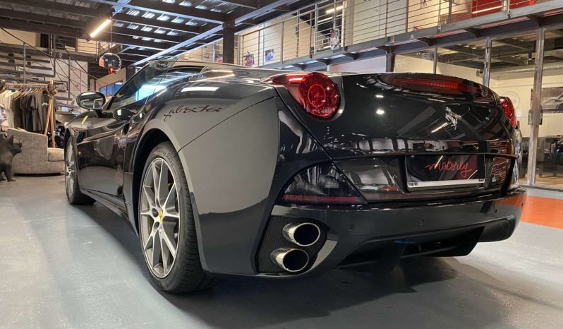 FERRARI CALIFORNIA V8 4.3 – 490 CH plein