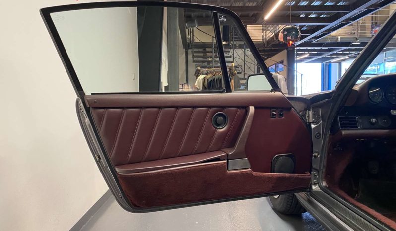 PORSCHE 911 Carrera 3.2 (Boite 915) plein
