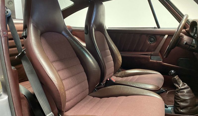 PORSCHE 911 Carrera 3.2 (Boite 915) plein