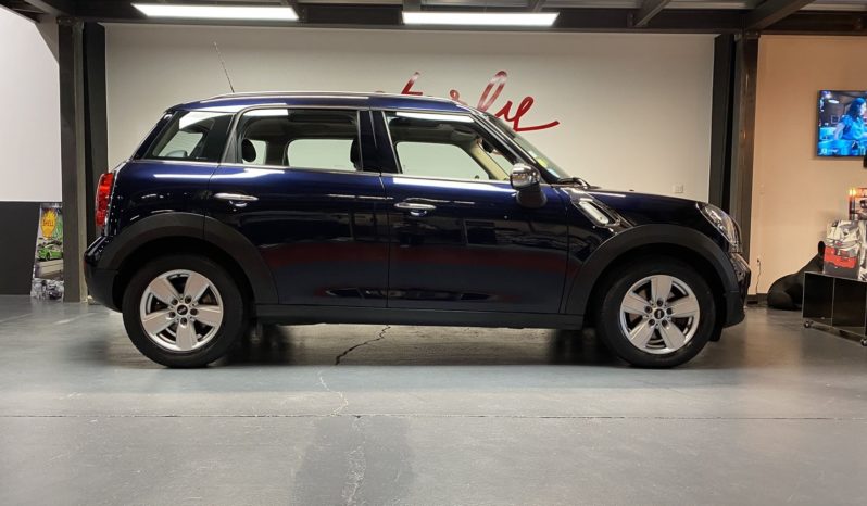 MINI COUNTRYMAN COOPER D BVM 6 – 112 CH plein