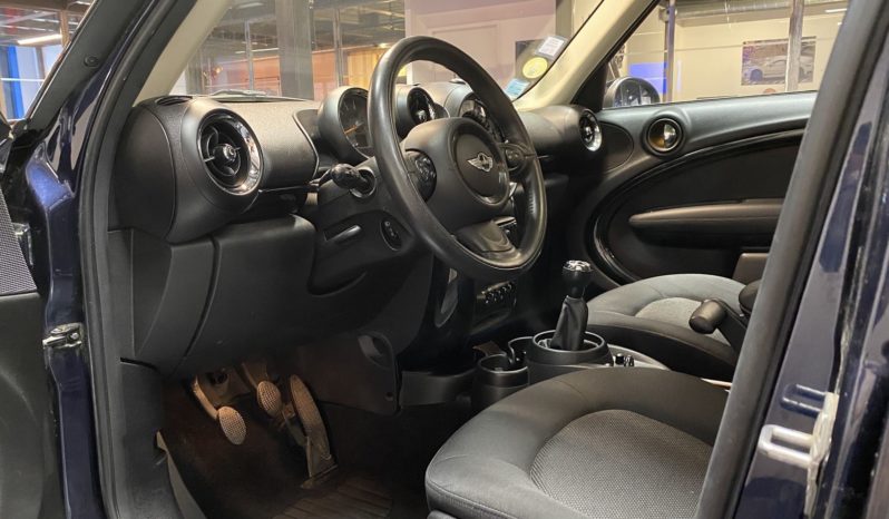 MINI COUNTRYMAN COOPER D BVM 6 – 112 CH plein