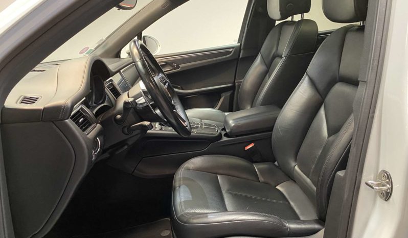 PORSCHE MACAN 2.0 – 252 CH – PDK plein