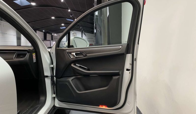 PORSCHE MACAN 2.0 – 252 CH – PDK plein