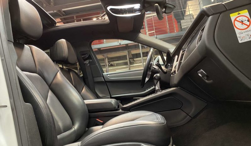 PORSCHE MACAN 2.0 – 252 CH – PDK plein