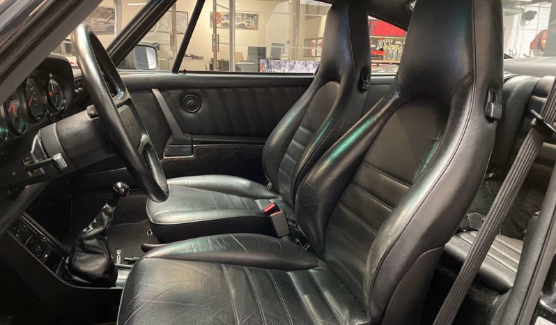 Porsche 911 Carrera 3.2 – BVM 915 – 231 CH plein