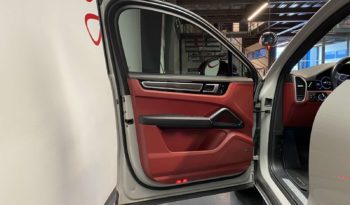 PORSCHE CAYENNE COUPE E-HYBRID – 462 CH plein