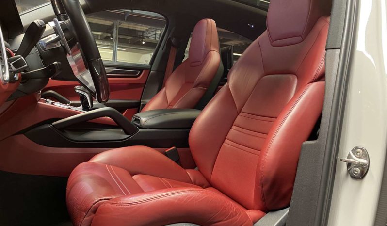 PORSCHE CAYENNE COUPE E-HYBRID – 462 CH plein