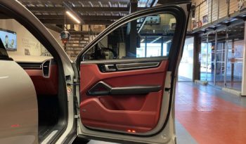 PORSCHE CAYENNE COUPE E-HYBRID – 462 CH plein