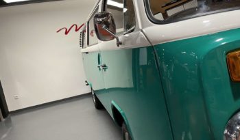 VOLKSWAGEN COMBI – T2 – 1977 plein