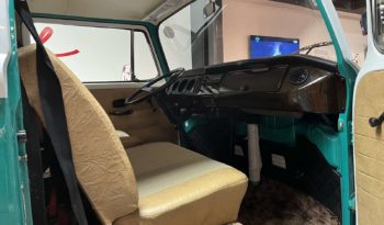 VOLKSWAGEN COMBI – T2 – 1977 plein