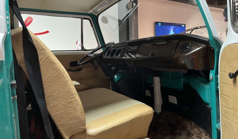 VOLKSWAGEN COMBI – T2 – 1977 plein