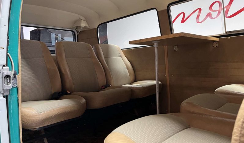 VOLKSWAGEN COMBI – T2 – 1977 plein