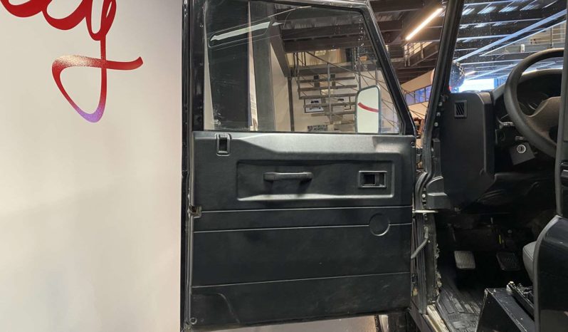 LAND ROVER – DEFENDER 90 – TD4 – E plein