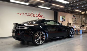 ASTON MARTIN V12 VANTAGE CARBON BLACK BVM full