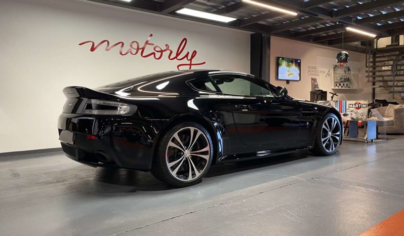 ASTON MARTIN V12 VANTAGE CARBON BLACK BVM full