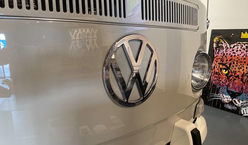 VOLKSWAGEN COMBI – T2 – 1972 plein