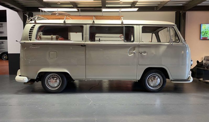 VOLKSWAGEN COMBI – T2 – 1972 plein