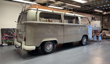 VOLKSWAGEN COMBI – T2 – 1972 plein