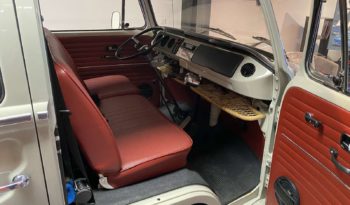 VOLKSWAGEN COMBI – T2 – 1972 plein