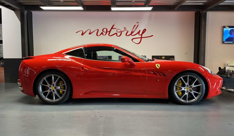 FERRARI CALIFORNIA V8 4.3 – 490 CH plein