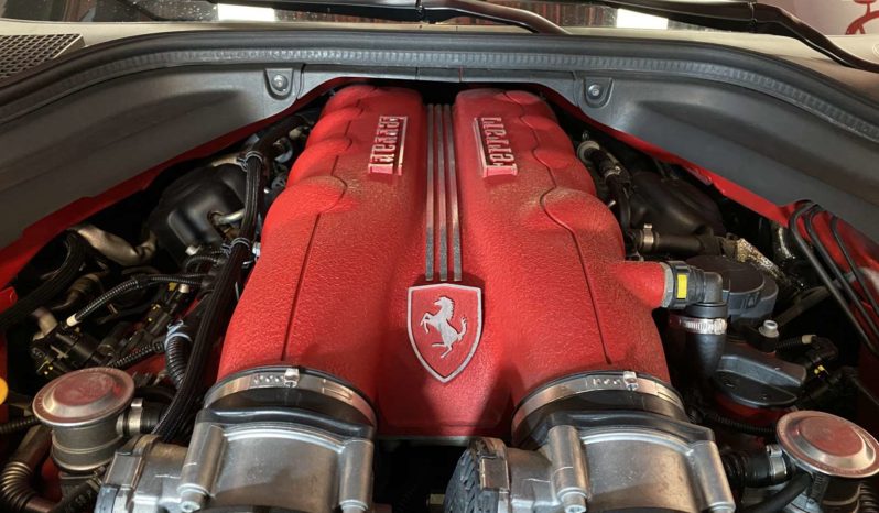 FERRARI CALIFORNIA V8 4.3 – 490 CH plein