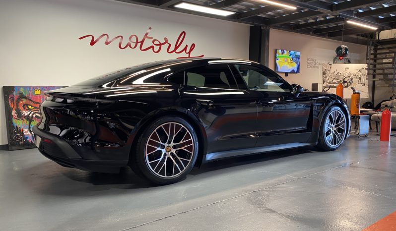 PORSCHE TAYCAN – 476 CH – PERFORMANCE PLUS – MY 22 plein
