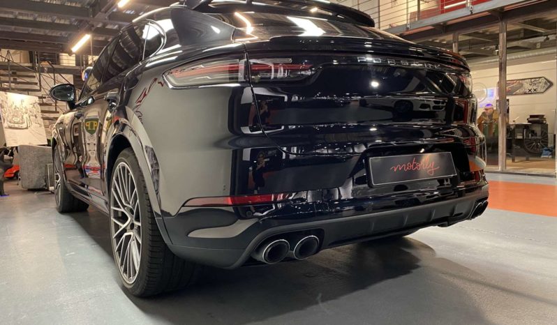 PORSCHE CAYENNE COUPE E-HYBRID 3.0 – V6 – 462 CH plein