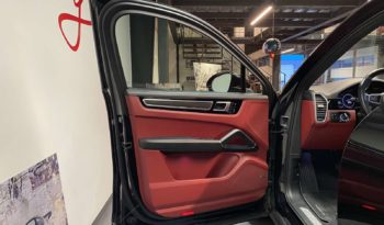 PORSCHE CAYENNE COUPE E-HYBRID 3.0 – V6 – 462 CH plein