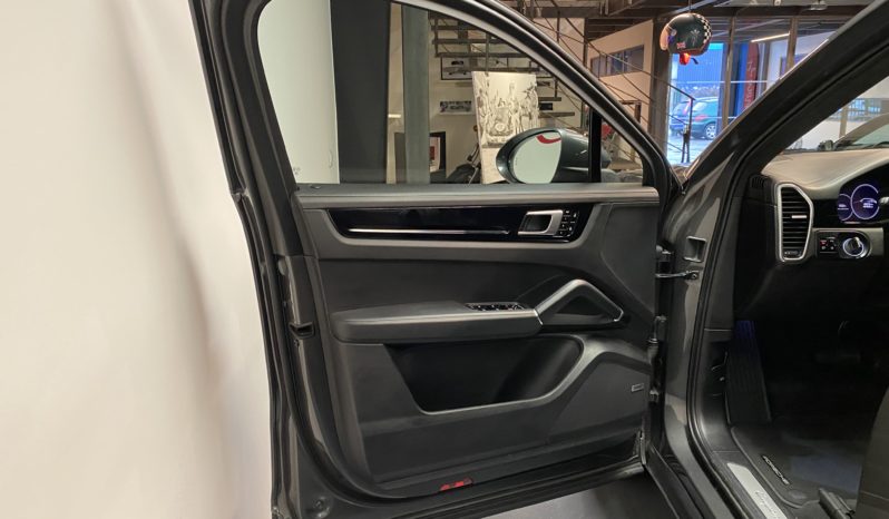 PORSCHE CAYENNE COUPE E-HYBRID 3.0 – V6 – 462 CH plein