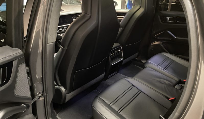 PORSCHE CAYENNE COUPE E-HYBRID 3.0 – V6 – 462 CH plein