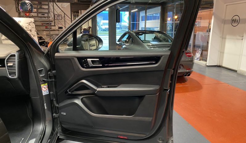 PORSCHE CAYENNE COUPE E-HYBRID 3.0 – V6 – 462 CH plein