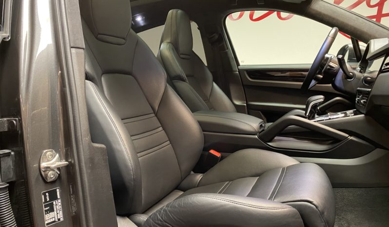 PORSCHE CAYENNE COUPE E-HYBRID 3.0 – V6 – 462 CH plein