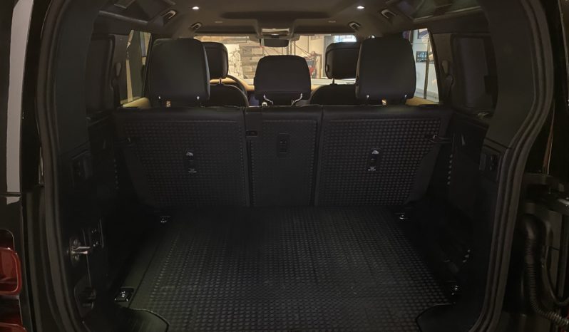 LAND ROVER DEFENDER 110 – 3.0 – D300 X-DYNAMIC SE plein