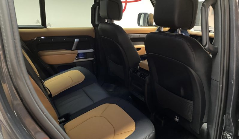 LAND ROVER DEFENDER 110 – 3.0 – D300 X-DYNAMIC SE plein