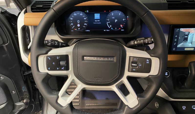 LAND ROVER DEFENDER 110 – 3.0 – D300 X-DYNAMIC SE plein