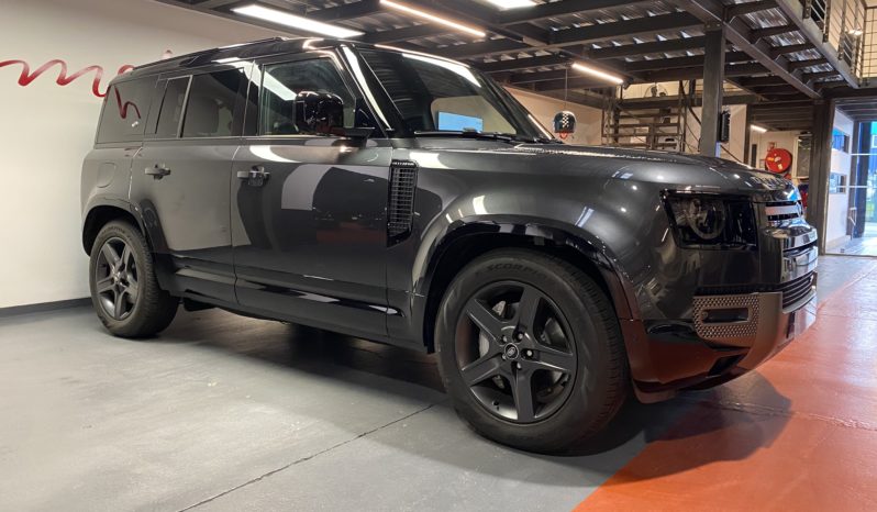 LAND ROVER DEFENDER 110 – 3.0 – D300 X-DYNAMIC SE plein