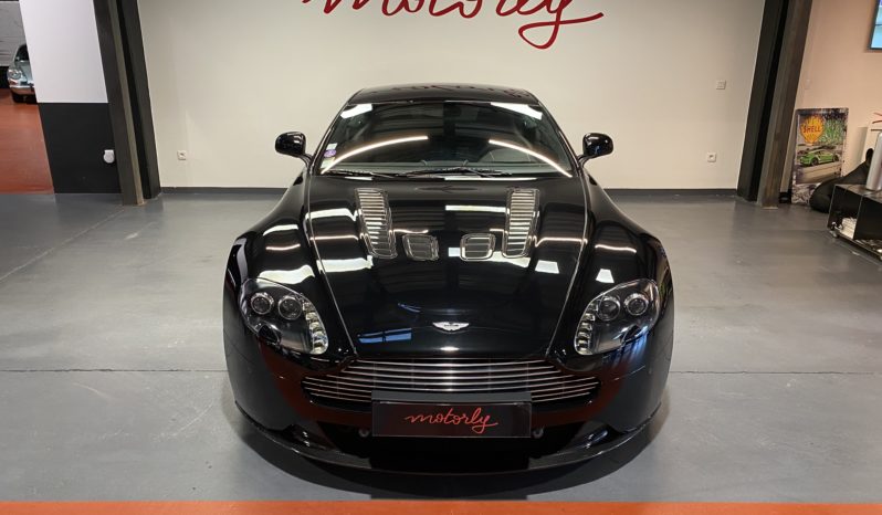 ASTON MARTIN V12 VANTAGE CARBON BLACK BVM full