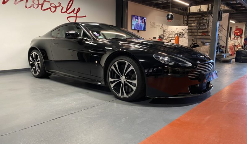 ASTON MARTIN V12 VANTAGE CARBON BLACK BVM full