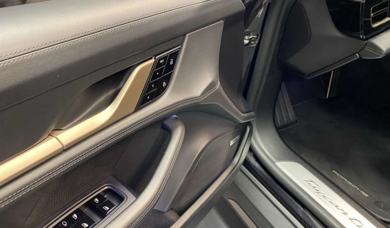 PORSCHE – TAYCAN TURBO – 680CH plein