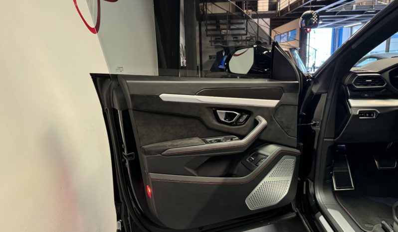 LAMBORGHINI URUS 4.0 V8 BITURBO 650CH plein