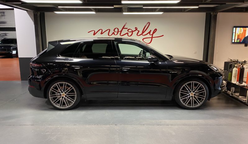 PORSCHE CAYENNE E-HYBRID 3.0 V6 462 CH plein